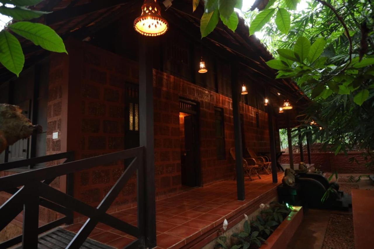 Greens Tree House & Wood House Sultan Bathery Buitenkant foto